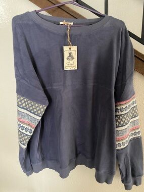 easel denim blue Pullover with Textured Fabric